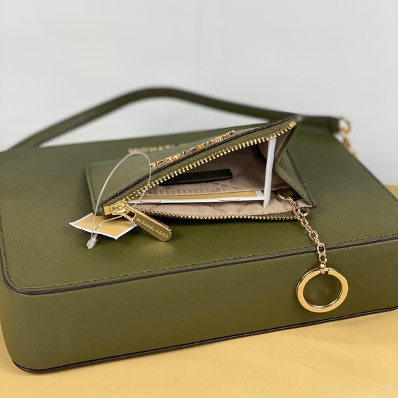 ❤️Michael Kors EW Crossbody & Coin Pouch wallet - Picture 7 of 9